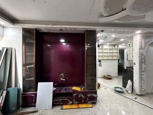 Room in 3 BHK Apartment at Transcon Triumph Tower, Andheri West – for Rent