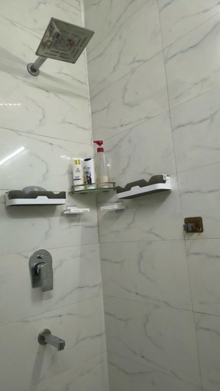 Bathroom, defence colony 3 Bedroom 233 Sq.Yd. Builder Floor In Defence Colony Delhi 10723732
