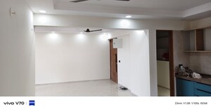 Room in 3 BHK Apartment at Thaltej – for Rent