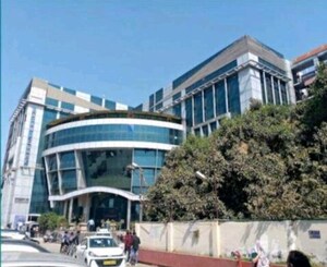  Office Space For Rent in Hazratganj