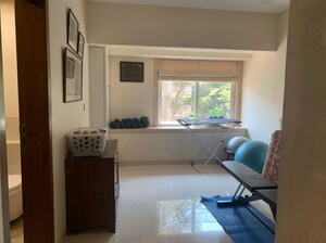 2.5 BHK Apartment For Sale in Laxmi Niwas Khar West, Khar West