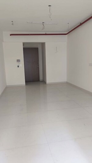 Room in 2.5 BHK Apartment at Laxmi Niwas Khar West, Khar West – for Sale