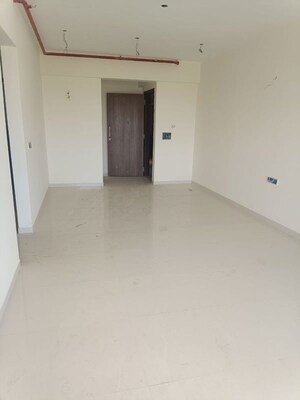 Room in 2.5 BHK Apartment at Laxmi Niwas Khar West, Khar West – for Sale