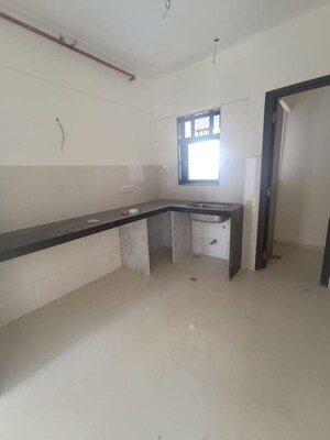 Room in 2.5 BHK Apartment at Laxmi Niwas Khar West, Khar West – for Sale