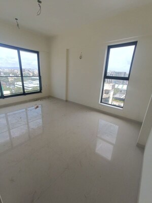 Room in 2.5 BHK Apartment at Laxmi Niwas Khar West, Khar West – for Sale