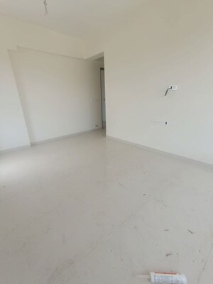 Room in 2.5 BHK Apartment at Laxmi Niwas Khar West, Khar West – for Sale