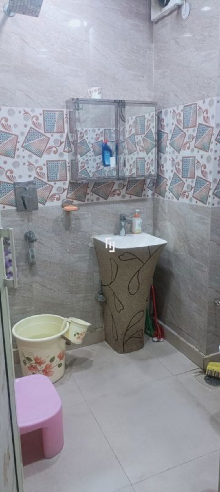 Bathroom, janakpuri 3 Bedroom 140 Sq.Yd. Apartment In Janakpuri Delhi 10723769