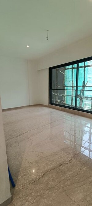 Room in 2 BHK Apartment at Evershine Bliss, Bandra West – for Sale