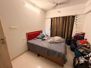 Bedroom in 2 BHK Apartment at Ishan CHS Matunga, Matunga East – for Rent