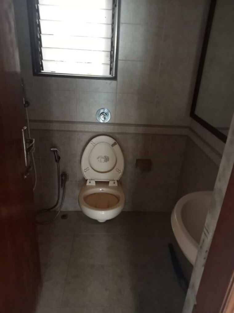 Bathroom, greenfield-chs 2 Bedroom 717 Sq.Ft. Apartment In Santacruz West Mumbai 10723796