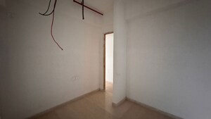 Room in 3 BHK Apartment at Omkar Alta Monte, Malad East – for Rent