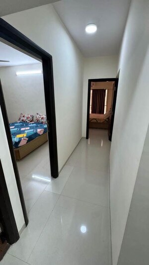 Room in 2.5 BHK Apartment at Ikebana, Matunga East – for Rent