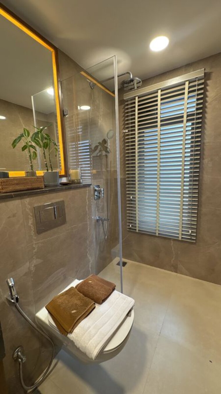 Bathroom, piramal-mahalaxmi 2 Bedroom 740 Sq.Ft. Apartment In Mahalaxmi Mumbai 10723832