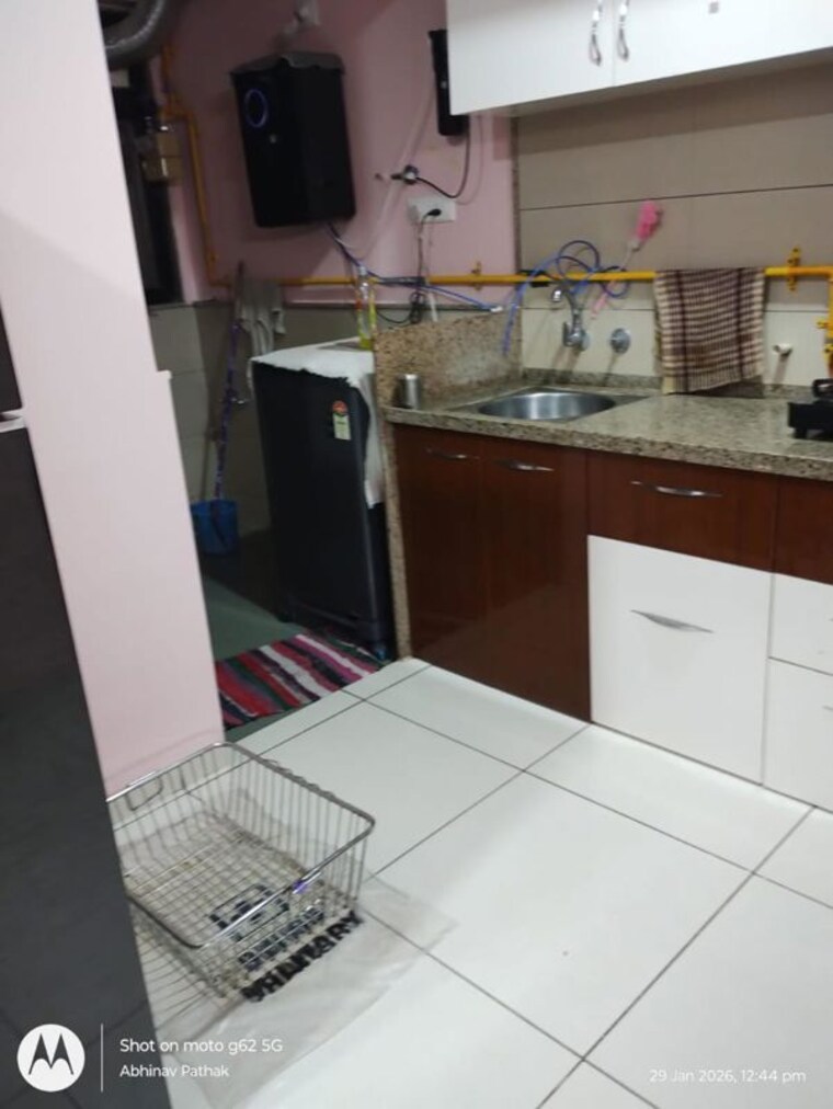 Kitchen, sun-atmosphere 2 Bedroom 712 Sq.Ft. Apartment In Shela Ahmedabad 10723839