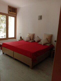 3 BHK Builder Floor For Rent in Nehru Enclave