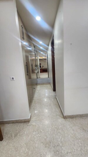 Building Lobby in 4 BHK Builder Floor at Uppal Southend, Sector 49 – for Rent