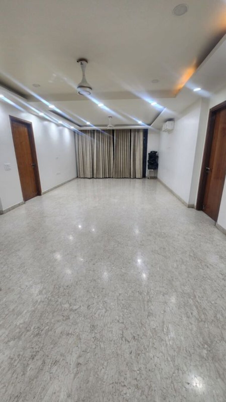Room, uppal-southend 4 Bedroom 500 Sq.Ft. Builder Floor In Sector 49 Gurgaon 10723840