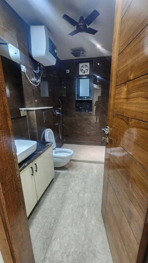 Gym in 4 BHK Builder Floor at Uppal Southend, Sector 49 – for Rent