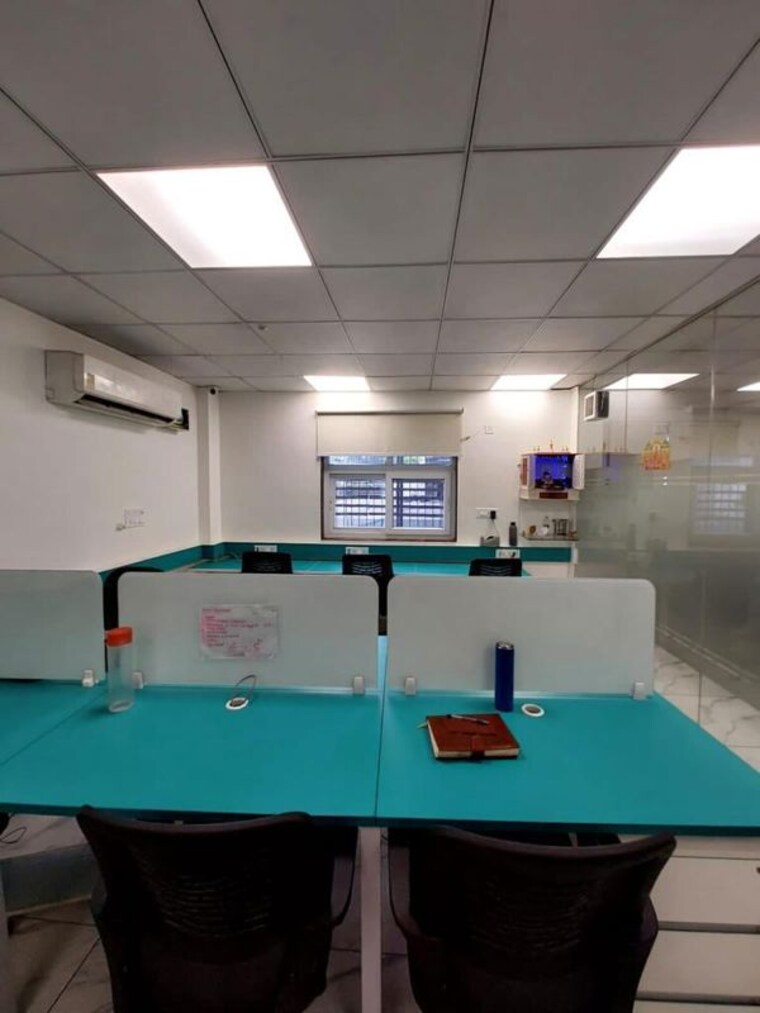 Team Area, dwarka mor Commercial Office Space 250 Sq.Yd. In Dwarka Mor Delhi 10723837