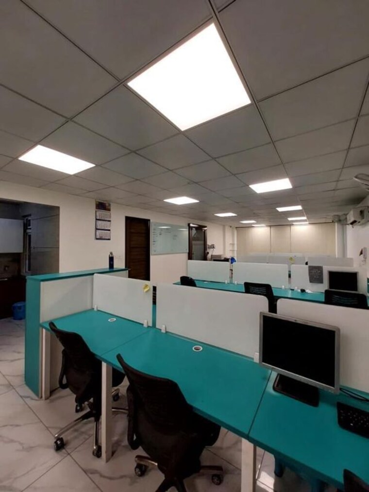 Team Area, dwarka mor Commercial Office Space 250 Sq.Yd. In Dwarka Mor Delhi 10723837