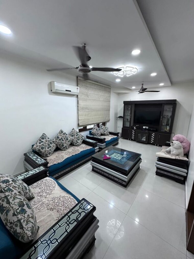 Team Area, nehru enclave 2 Bedroom 1440 Sq.Ft. Builder Floor In Nehru Enclave Delhi 10723854