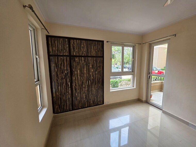 Room, emaar-emerald-floors 3 Bedroom 1600 Sq.Ft. Apartment In Sector 65 Gurgaon 10723874