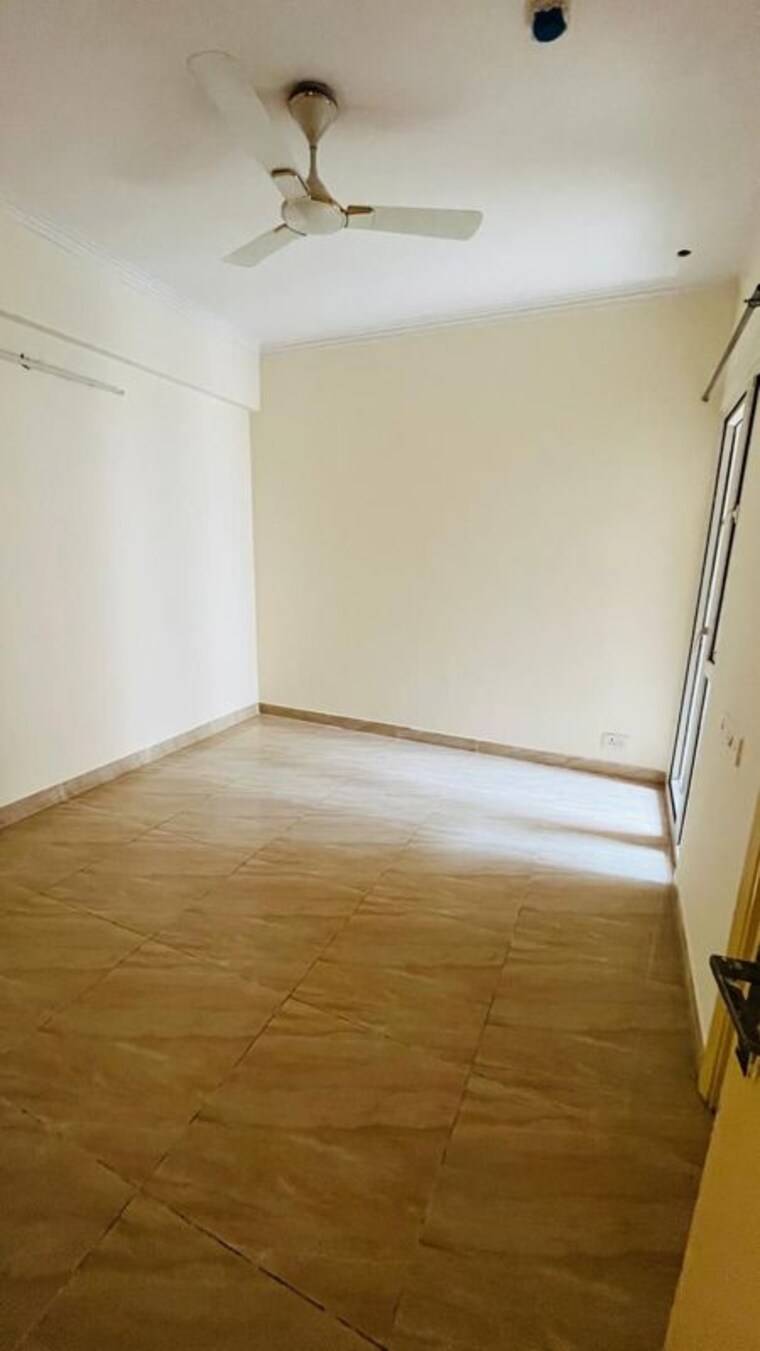 Room, mahagun-mywoods-iii 2 Bedroom 880 Sq.Ft. Apartment In Sector 16c Greater Noida Greater Noida 10723860