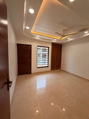 Bedroom in 3.5 BHK Builder Floor at TDI The Retreat, Sector 89 – for Sale