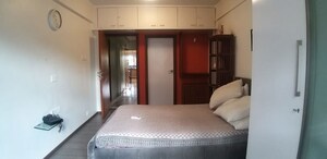 Bedroom in 4 BHK Apartment at Morning Glory Apartment, Pali Hill – for Rent