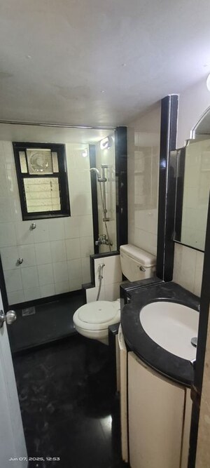 Bathroom in 4 BHK Apartment at Pali Hill – for Rent