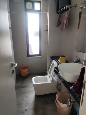 Team Area in 4 BHK Apartment at Rustomjee Seasons, Bandra East – for Rent