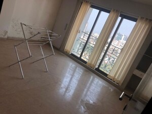 Furnished Amenities in 4 BHK Apartment at Hicons Classic, Khar West – for Rent