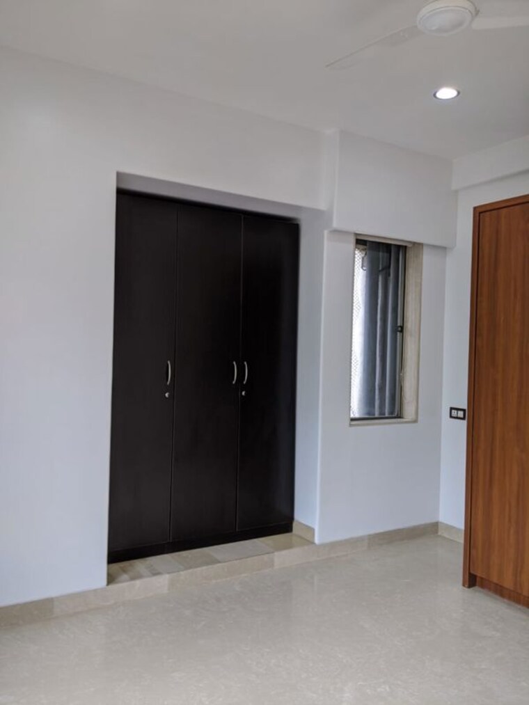 Room, khar west 4 Bedroom 2000 Sq.Ft. Apartment In Khar West Mumbai 10723955