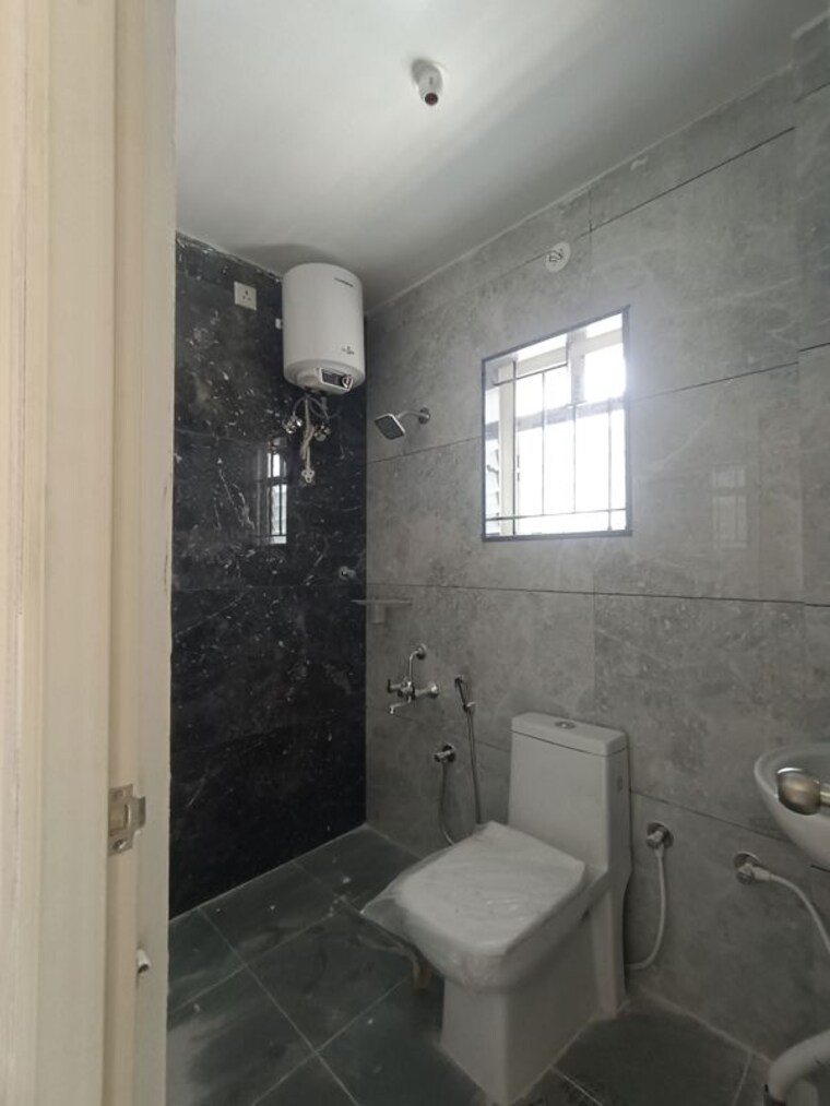 Bathroom, royal-placid 1 Bedroom 550 Sq.Ft. Builder Floor In Hsr Layout Bangalore 10723978