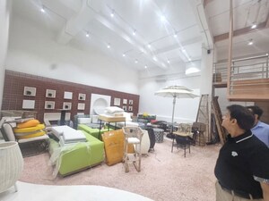 Parking in  Showroom at Kailash Business Park, Vikhroli West – for Rent