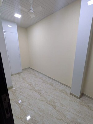 Room in 2.5 BHK Apartment at Hiranandani Atlantis, Powai – for Rent