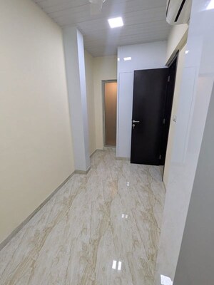 Room in 2.5 BHK Apartment at Hiranandani Atlantis, Powai – for Rent