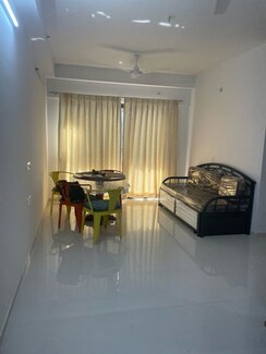 1.5 BHK Apartment For Sale in Amanora Gold Towers