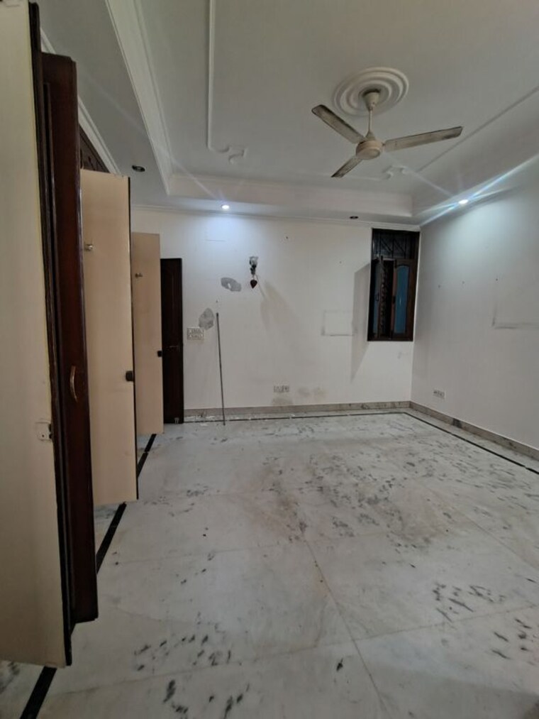 Bathroom, malviya nagar 3 Bedroom 2000 Sq.Ft. Builder Floor In Malviya Nagar Delhi 10723957