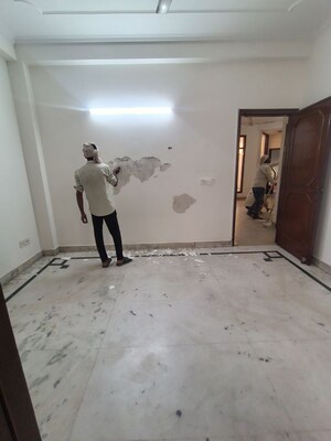 Furnished Amenities in 3 BHK Builder Floor at Malviya Nagar – for Rent