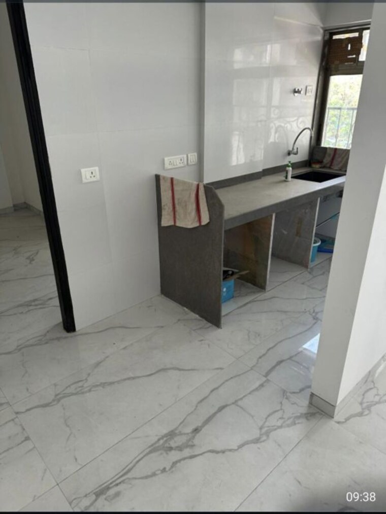 Bathroom, pioneer-the-mariano 2 Bedroom 520 Sq.Ft. Apartment In Prabhadevi Mumbai 10724009
