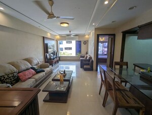 Living Room in 2 BHK Apartment at Sanskruti Apartment Prabhadevi, Prabhadevi – for Sale
