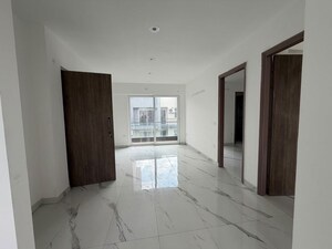 Room in 2.5 BHK Apartment at Smart World Orchard, Sector 61 – for Sale