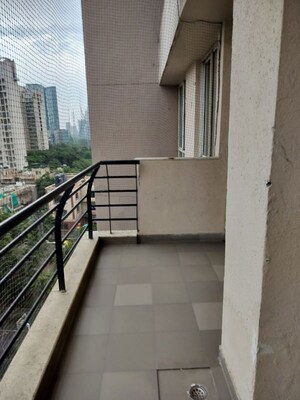 Balcony in 3.5 BHK Apartment at Unitech Harmony, Sector 50 – for Rent