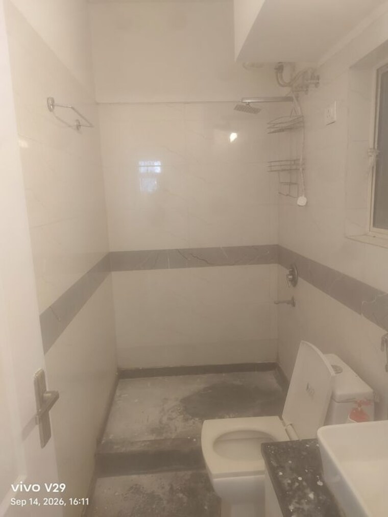 Bathroom, dlf-the-belvedere-park 3 Bedroom 1443 Sq.Ft. Apartment In Sector 24 Gurgaon 10724073