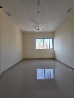 1 BHK Apartment For Rent in Malad East