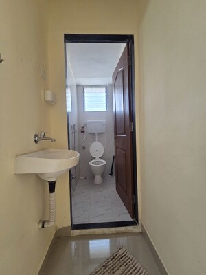 Attached Bathroom in 1 BHK Apartment at Malad East – for Rent