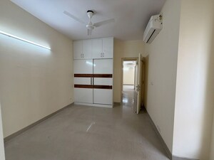 Room in 2.5 BHK Apartment at Emaar Emerald Estate, Sector 65 – for Rent