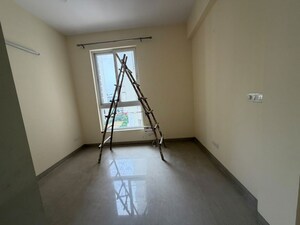 Room in 2.5 BHK Apartment at Emaar Emerald Estate, Sector 65 – for Rent