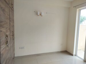 Room in 3 BHK Apartment at Sector 65 – for Rent